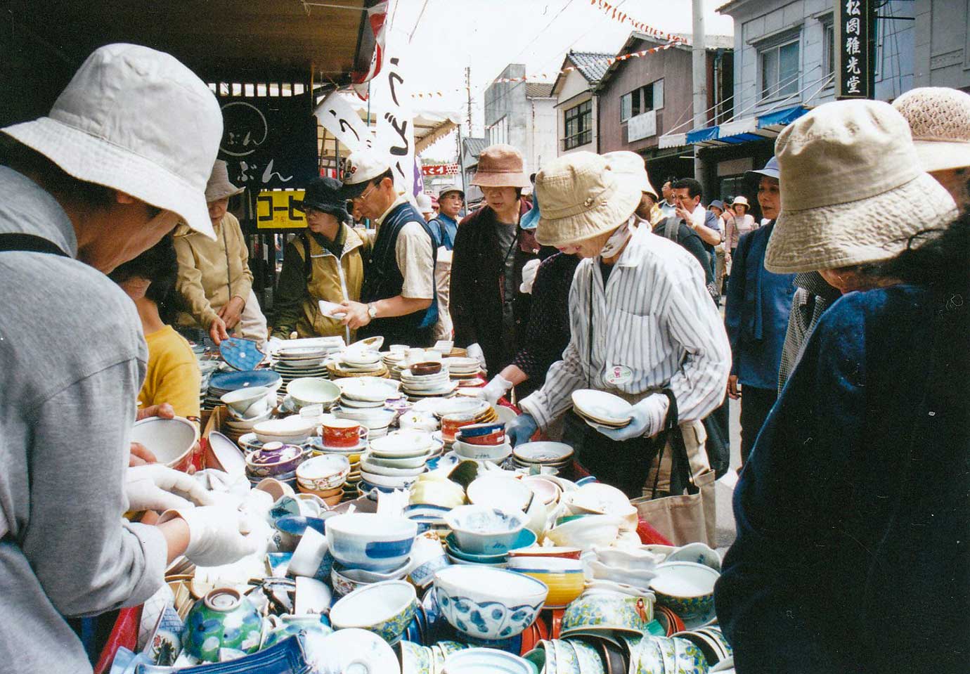 Arita Pottery Market